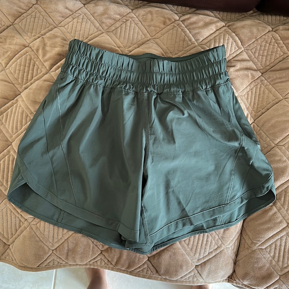 Track That Mid Rise shorts. 5” - smoked spruce